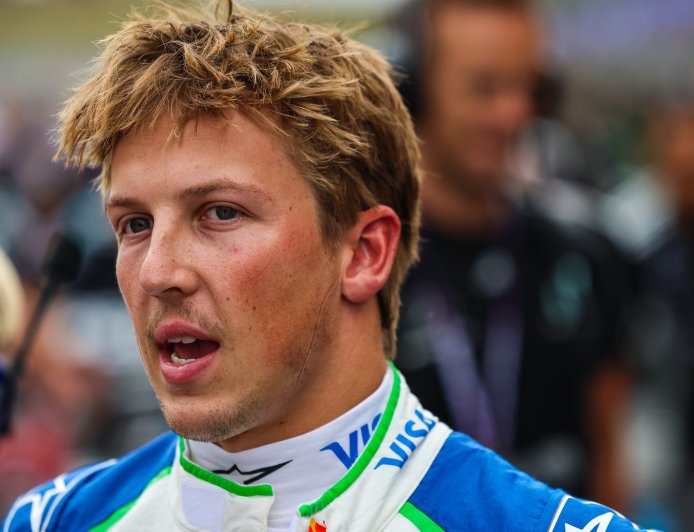 &#8216;You saved me&#8217; &#8211; F1 star thanks engineer as he narrowly avoids horror crash