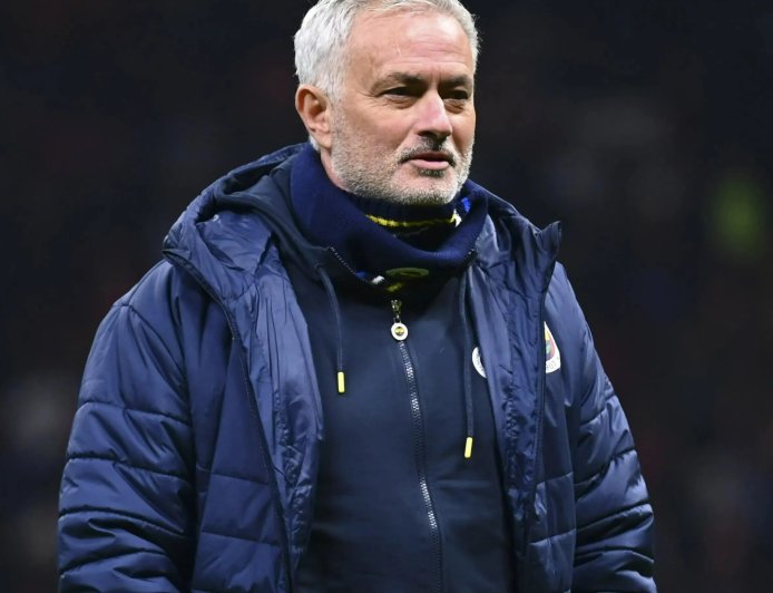 &#8216;Fireworks&#8217; &#8211; Jose Mourinho would be perfect for struggling Premier League club