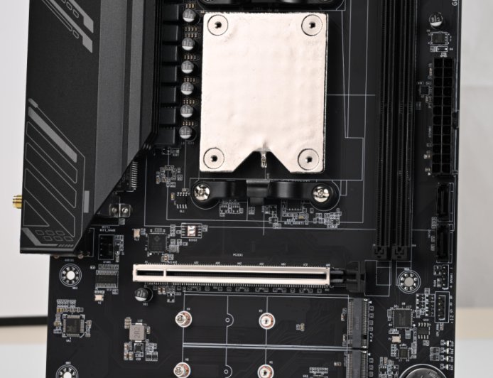 尔英发布瑶光 MoDT M-ATX 主板：搭载 AMD 锐龙 7000HX "Dragon Range" 处理器