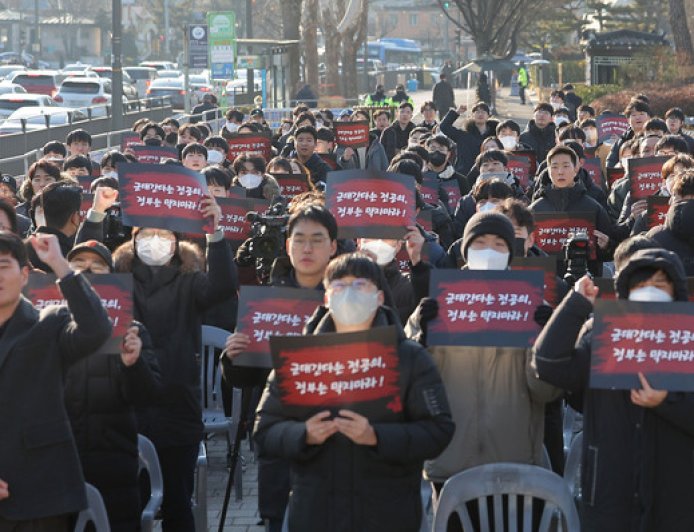 持续18个月后，韩国医生“辞职潮”风波终平息