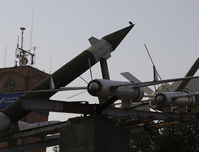 “政府总理”被以军打死，也门胡塞扬言报复