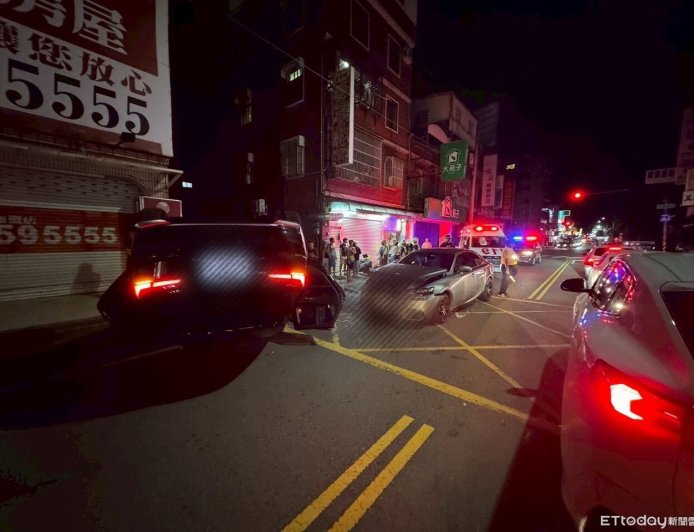 苗栗25歲男分神攔腰撞！BMW休旅側翻...1大2小驚魂