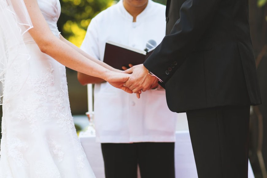 從小住一起長大！　女發現「親爸和繼姊結婚」崩潰：已經懷孕了