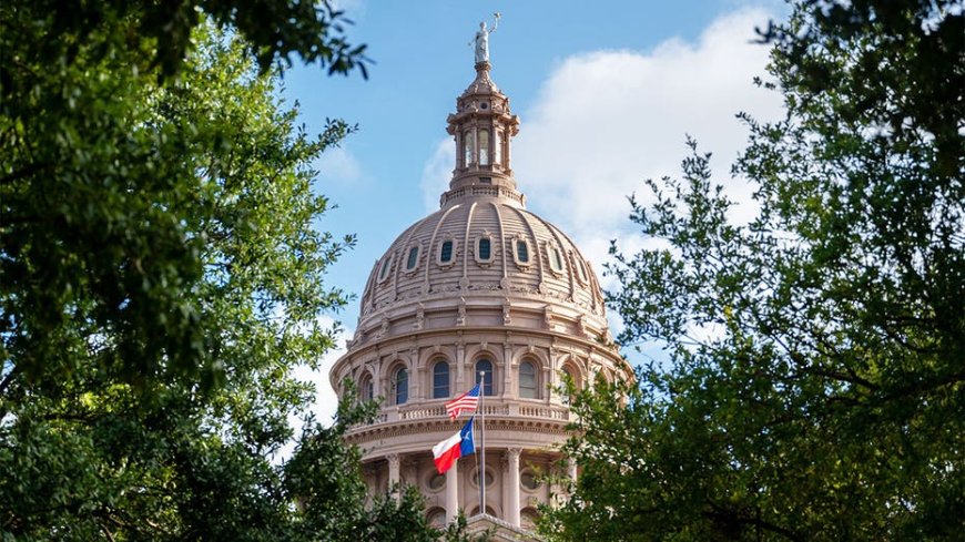 Texas Democrats flee state to block Trump-backed redistricting vote in dramatic legislative move