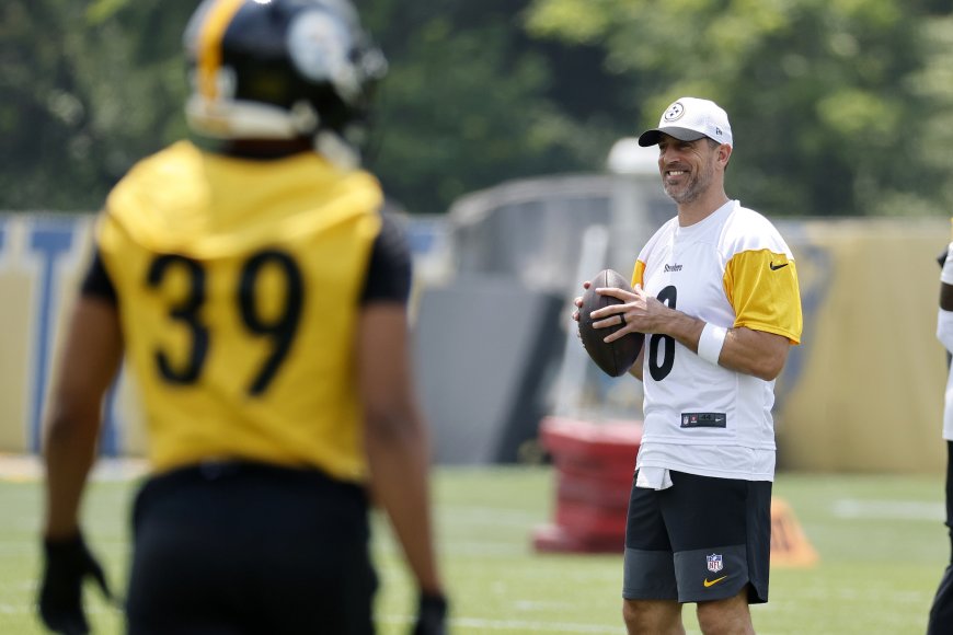 All the Clues About the Identity of Aaron Rodgers' New Mystery Wife