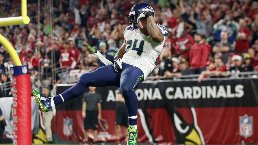 I’m crotch-grabbing NFL icon who caused earthquake with legendary run and had love for Skittles
