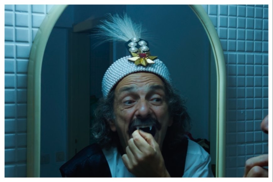 Sex, TikTok and Ed Wood: Radu Jude Uses All the Tricks in Rule-Breaking ‘Dracula,’ but at Least He ‘Didn’t Kill Anybody’ 
