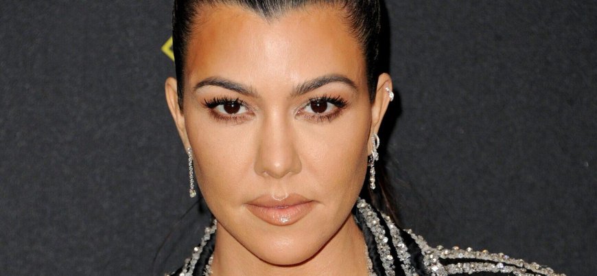Kourtney Kardashian Criticized Over Photo Of Her Toddler On A Boat Without A Life Jacket