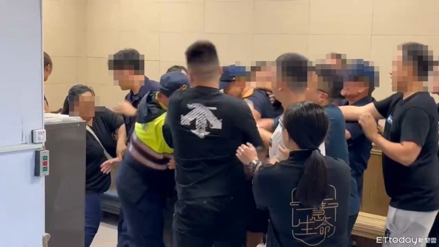圍毆畫面曝！17歲女搭車返家遇死劫　家屬暴怒痛揍計程車運將