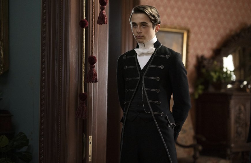 Clock Twink Speaks! ‘The Gilded Age’ Star Ben Ahlers on Internet Nicknames, ‘Absurd’ High Society and His First Encounter With Christine Baranski