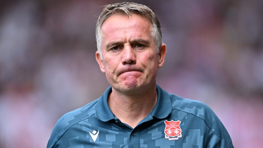Wrexham in double blow as boss Phil Parkinson fears summer signing has suffered ligament damage