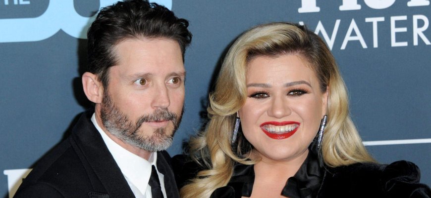 Kelly Clarkson's Ex-Husband's Obituary Bombshell Reveals Romance With Singer's 'Assistant'