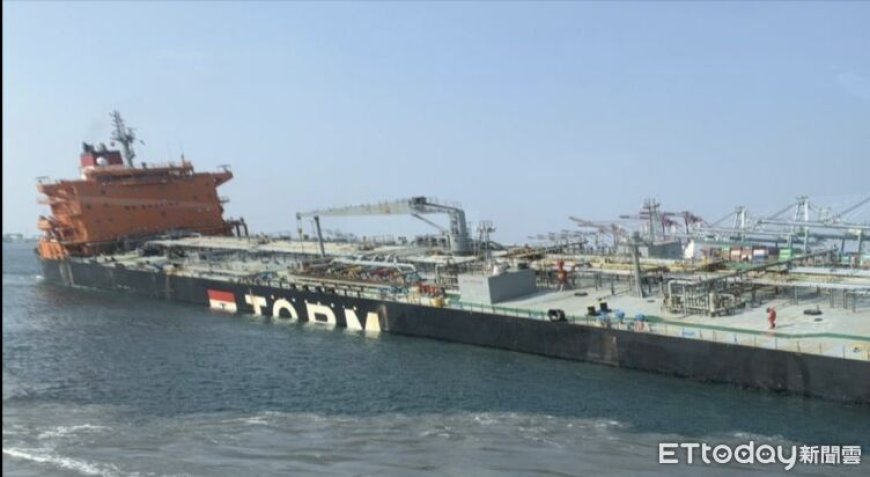 丹麥籍油輪撞高雄港破裂　交部修法明定水域施工浮標規格