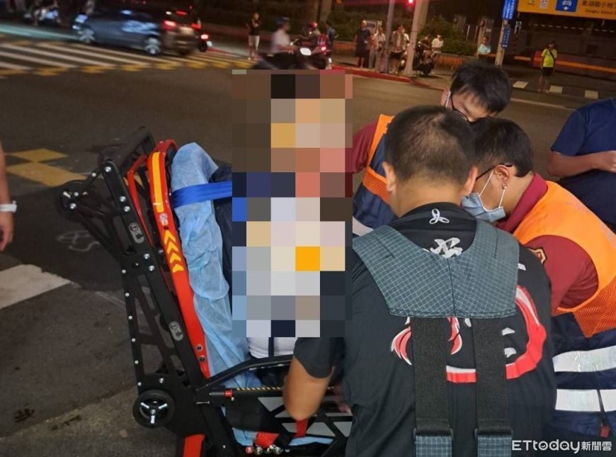 快訊／北市東湖1男超市亮刀　警方到場壓制遭砍濺血