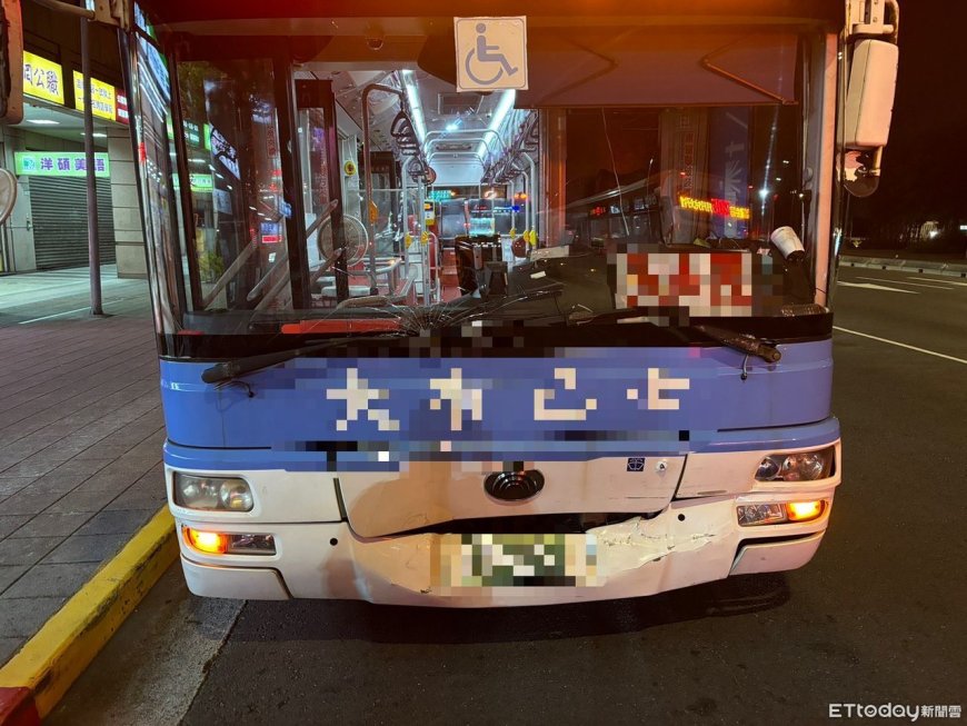 快訊／北市公車紅燈路口追撞多元計程車　乘客嘴唇撕裂傷