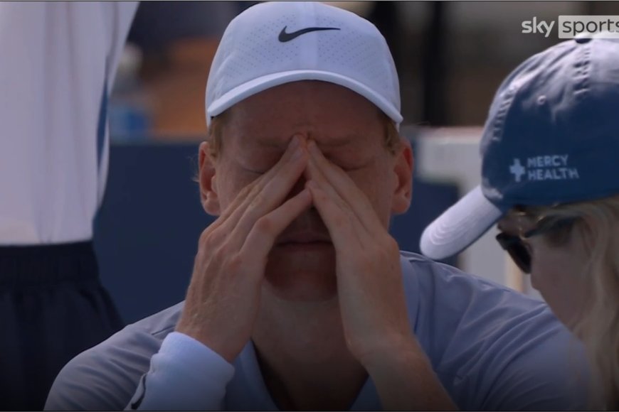 Carlos Alcaraz writes heartfelt two-word message to Jannik Sinner as he wins Cincinnati Open