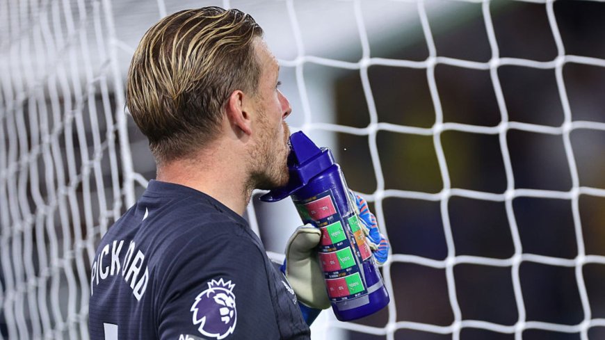 Ex-Premier League star wants major rule change that all goalkeepers will hate