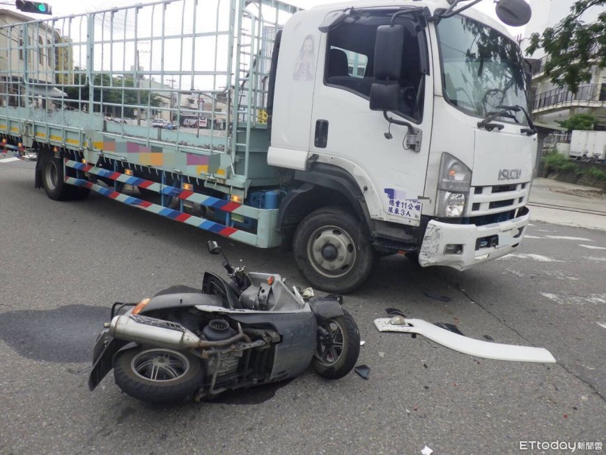 嚇人！女懷孕5月騎車「高速對撞」大貨車　緊急送醫幸母子均安