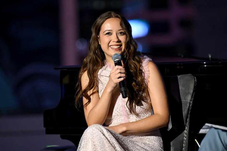 Laufey Talks Music Education and Overcoming Genre Snobbery at Grammy Museum Chat and Concert