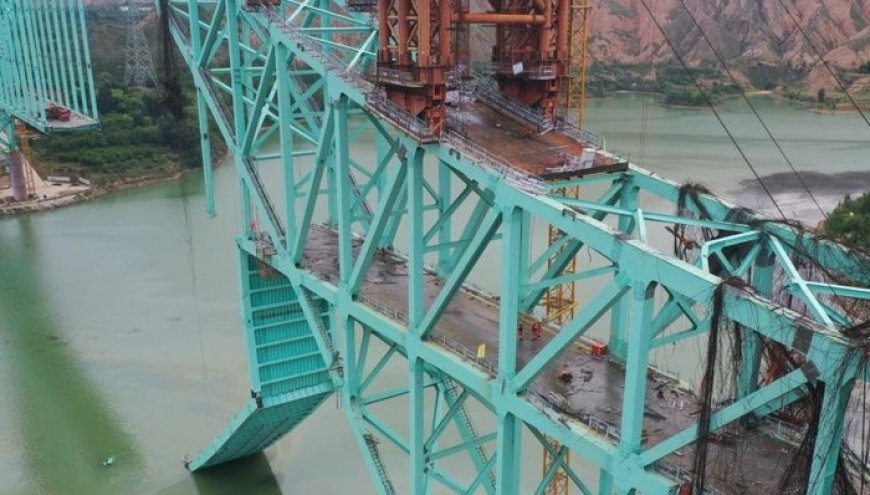 【追踪】尖扎黄河特大桥坍塌事故已致12人死亡，家属：一起去的4个工人都没了