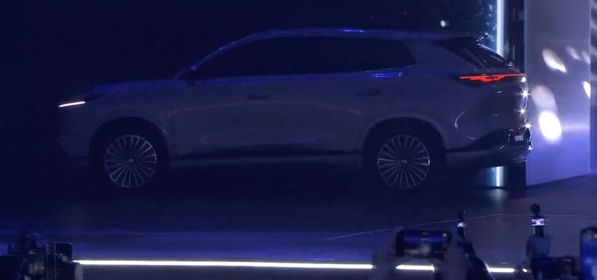 预售价 12.99 万元起,东风风神 L8 PHEV 车型将于 8 月 29 日成都车展正式上市
