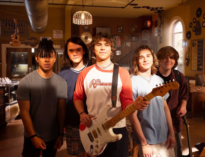 Will 'Outer Banks' and 'Runarounds' Cross Over Despite Not Being 'Connected'?