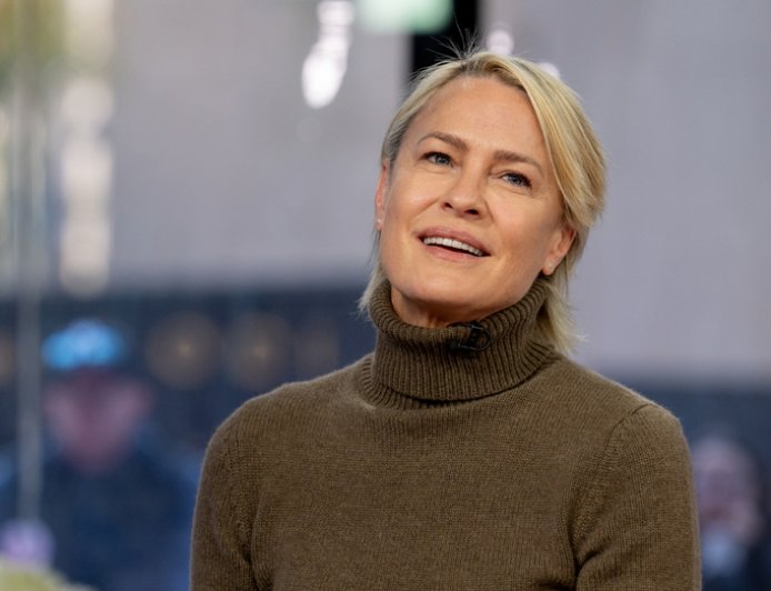 'House of Cards' actress joins Hollywood exodus from US after calling country a 's---show'