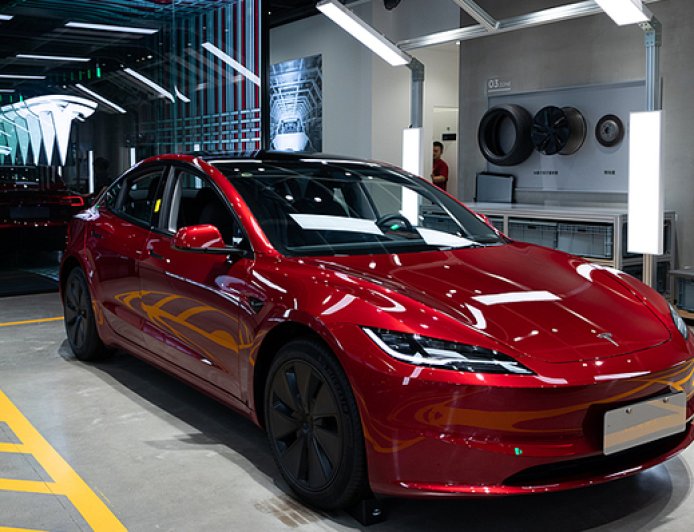 上市不到一个月，特斯拉Model 3新车型降价1万