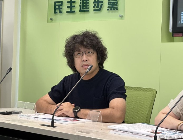沈伯洋自爆遭偷拍「報警沒用」 北市警局:沈說暫不提告
