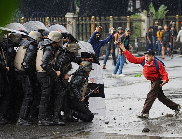 腐败引发的骚乱席卷印尼，我们需要了解哪些关键信息？