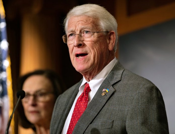 Senate advances defense bill boosting service member pay, Pentagon reforms