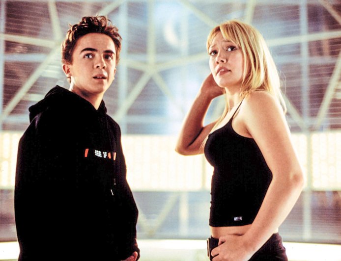 Frankie Muniz Recalls Working With Hilary Duff, Amanda Bynes and More