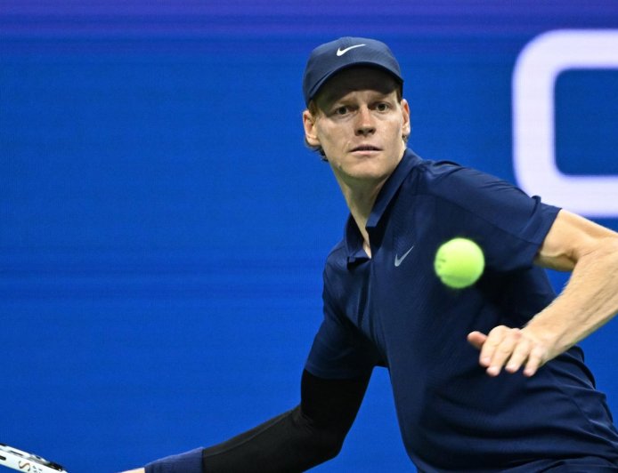 Fan Caught Trying to Steal Something From Jannik Sinner's Bag at US Open