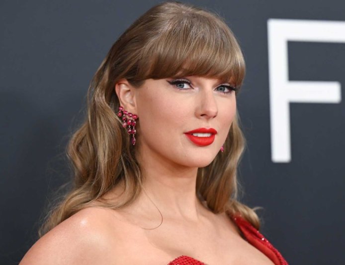 Taylor Swift Wore the Top Style of Our Dreams — Get the Look for $28