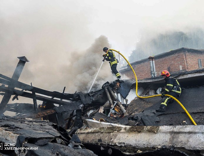 战火纷飞之际 泽连斯基紧急寻求安全保障