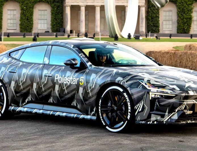 极星 Polestar 5 性能版轿跑曝光：872 马力、零百加速 3.2 秒，对标保时捷 Taycan