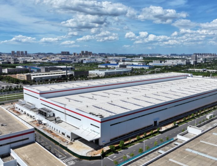 全球最大吨位，东风新能源汽车 16000 吨一体化压铸工厂竣工验收