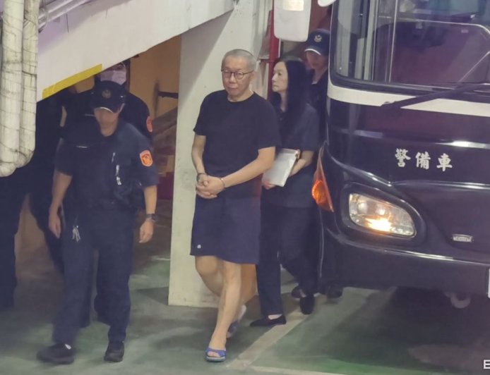柯文哲、應曉薇羈押期將屆滿!法官今提訊2人到庭 進行延押訊問