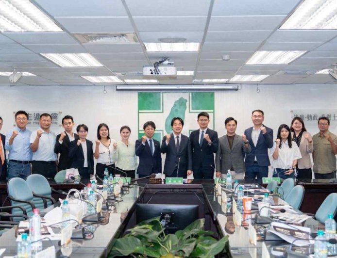 【內幕】合影後「情緒抒發」　賴清德要黨內新世代挺卓榮泰留任