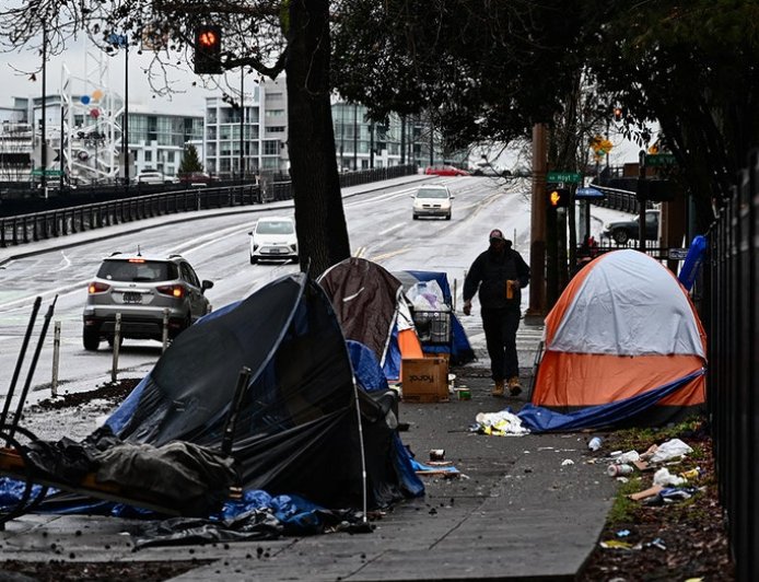 Portland mayor warns city to fix homeless problem before Trump 'deploys bulldozers'
