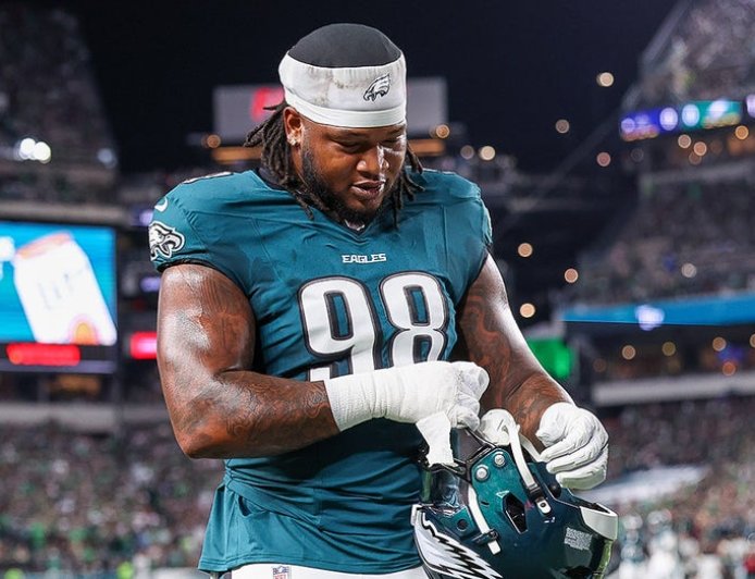 Eagles star Jalen Carter ejected for spitting on Cowboys' Dak Prescott before first snap of NFL season