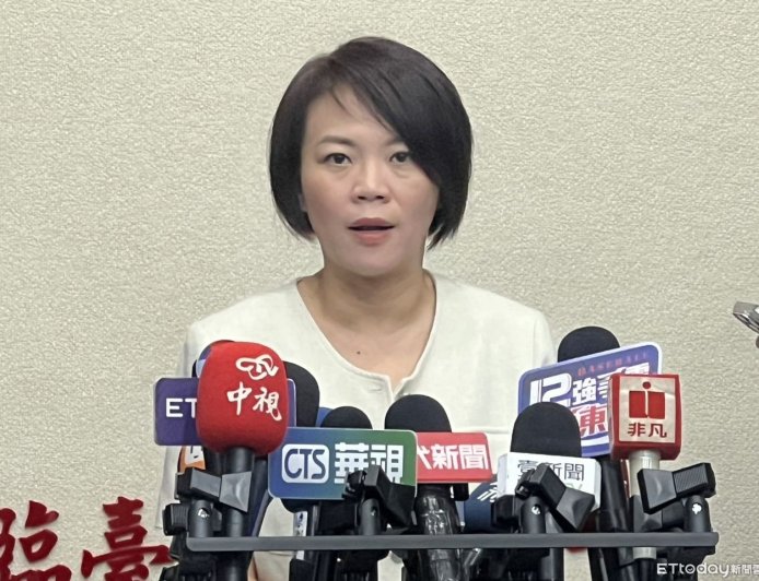 郝龍斌聲援柯文哲「交保條件嚴苛」　簡舒培酸：去年7000萬就沒嫌貴