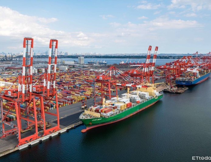 美國線今日每大箱現貨運價小跌1-200美元　SCFI微跌0.04%