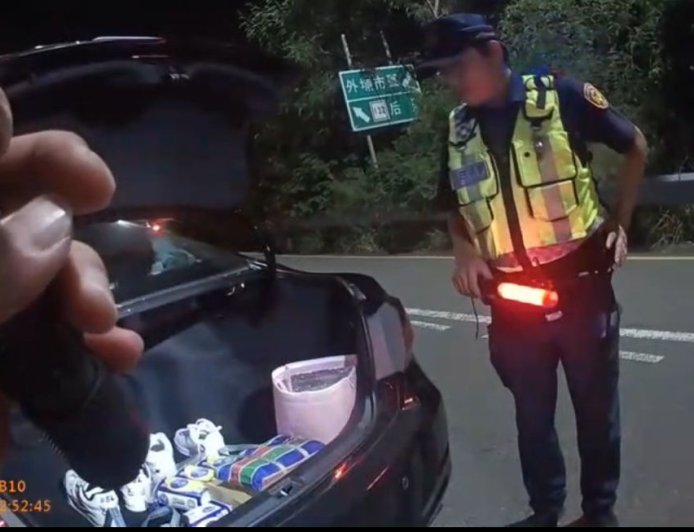 國中同學互揪買加強版毒咖啡包　一出大甲交流道即被逮