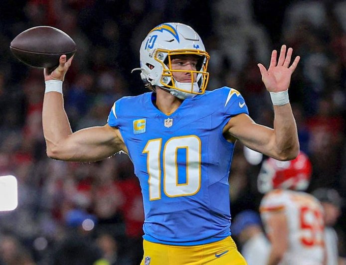 Chargers end 7-game losing streak to Chiefs with statement win in Brazil season opener