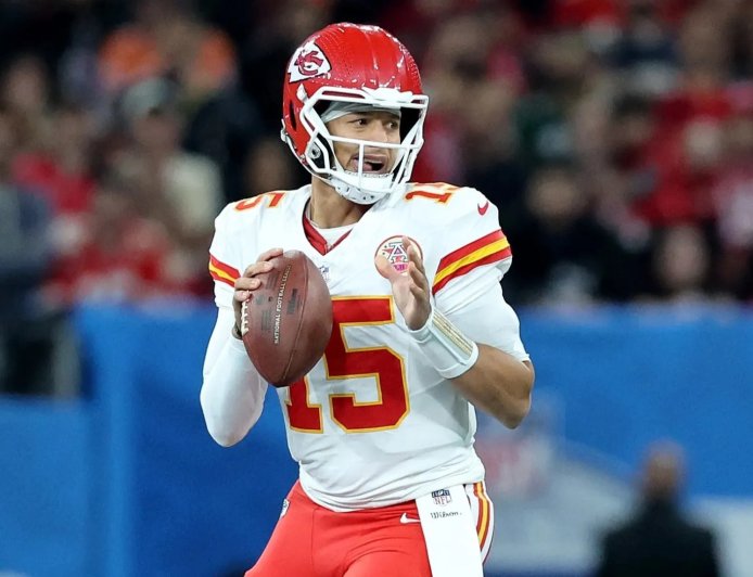 Patrick Mahomes makes NFL history and breaks 34-year-old record held by Hall of Famer Dan Marino
