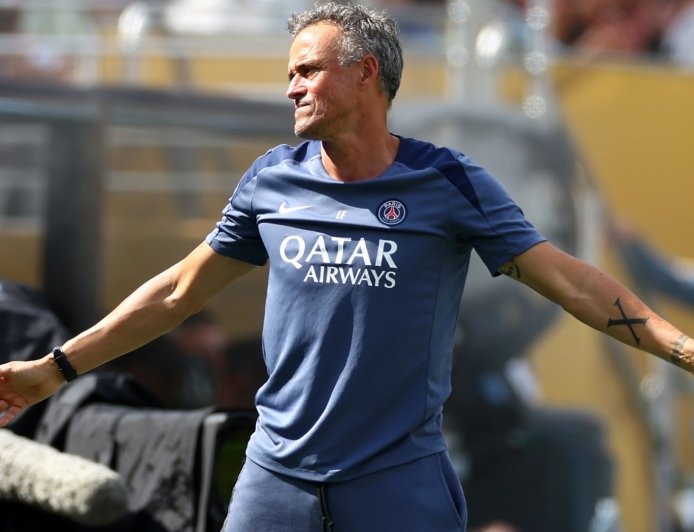 Paris Saint-Germain manager Luis Enrique undergoes immediate surgery after cycling accident