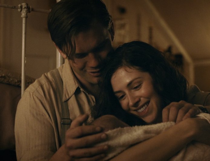 ‘Outlander: Blood of My Blood’ Stars React to Traumatic Triple-Childbirth Episode: ‘I Was Absolutely Exhausted, Fighting for My Life!’