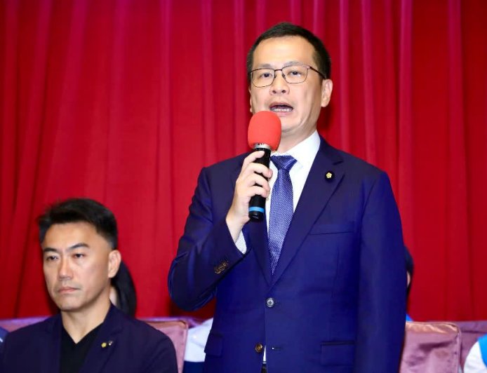 自掏36萬購紓壓球挺黨工 羅智強：若當選主席將延續朱立倫作法
