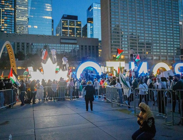 Quebec takes bold action as Muslim activists blur line between public prayer and protest